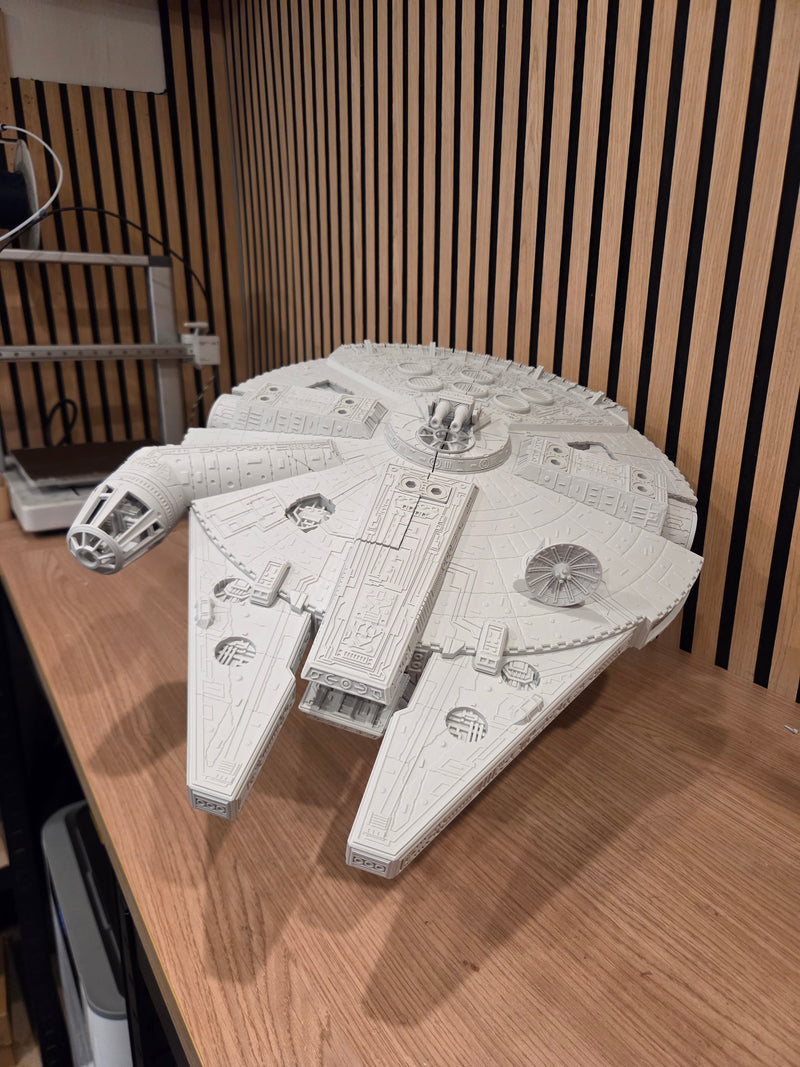Figurine Faucon Millenium - Star Wars Star Wars imprimée en 3D — Le Repaire du Phénix